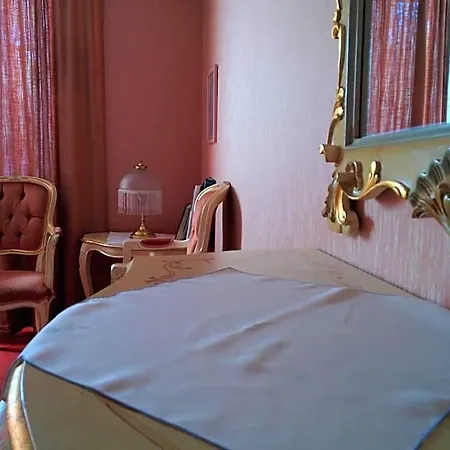 Locanda Croix D'or Et Poste - Historisches