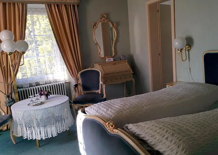 Croix D'or Et Poste - Historisches