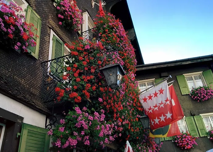Croix D'or Et Poste - Historisches
